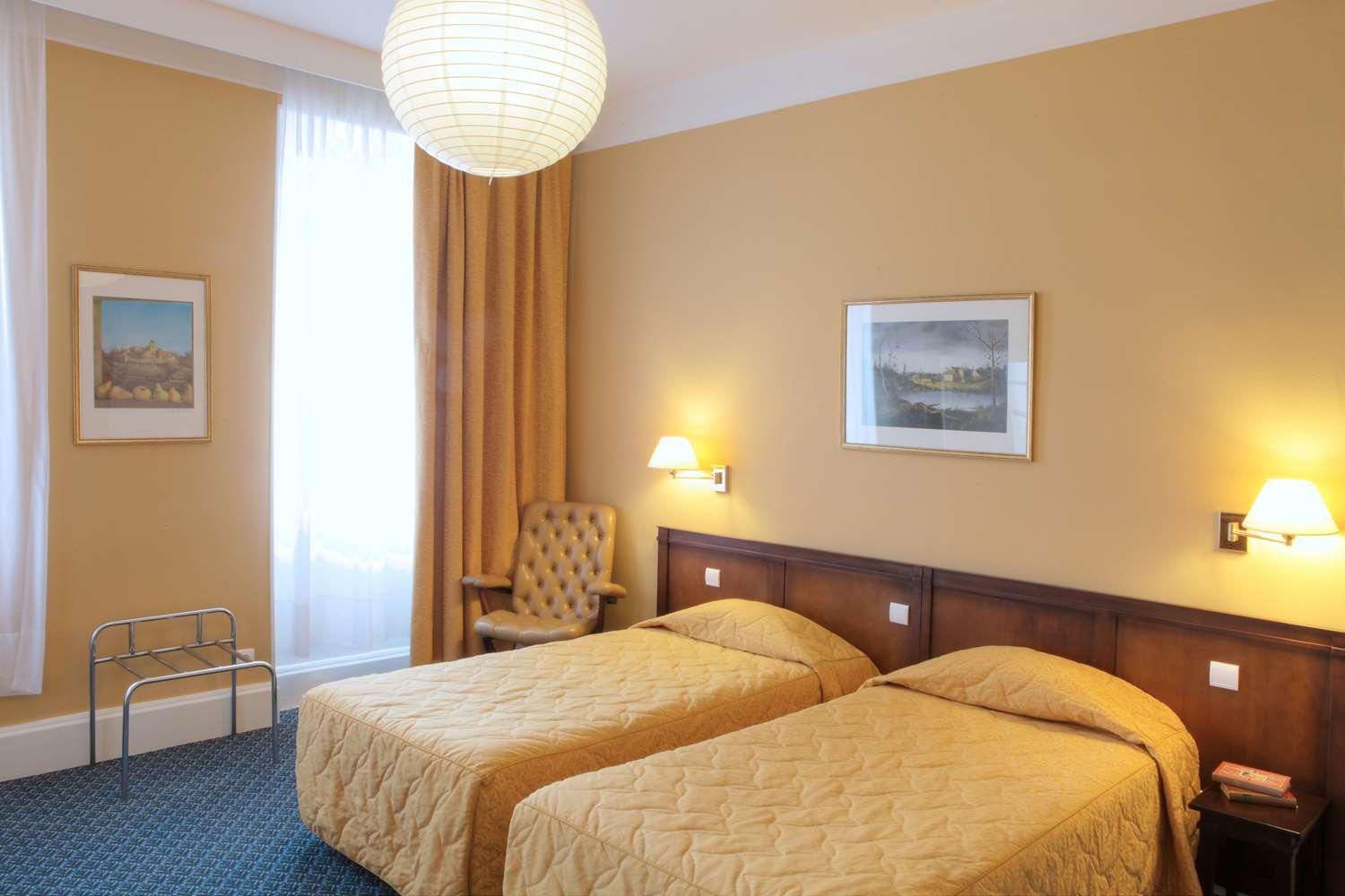 Best Western De Diane Nevers Exteriör bild